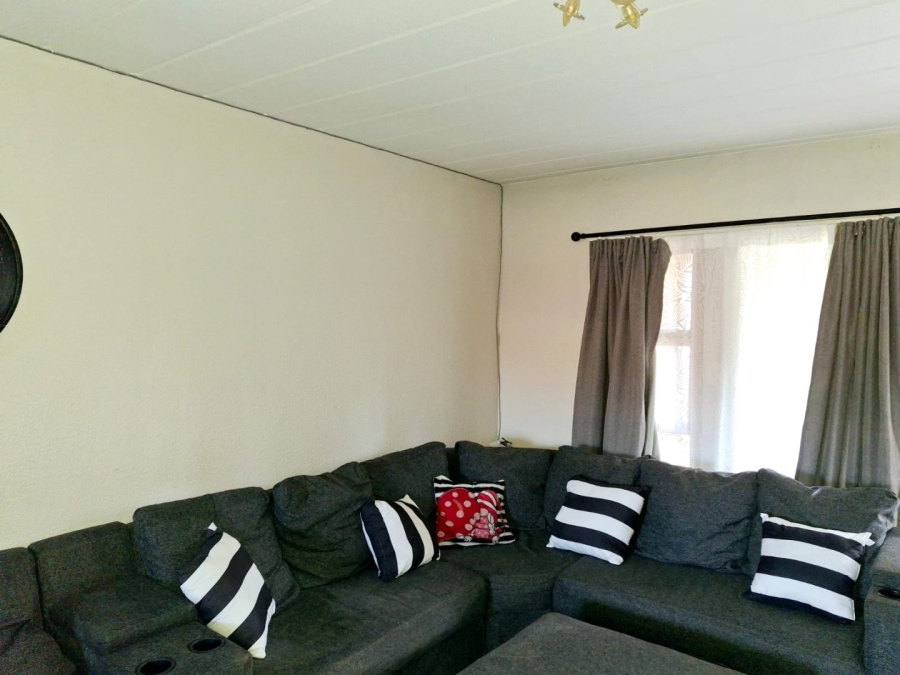 2 Bedroom Property for Sale in Vaalpark Free State